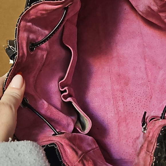 Kate Spade New York Black Fabric and Fuchia Suede Interior. - Picture 9 of 13